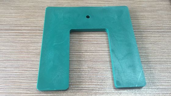 Peças de plástico em PP em forma de U, cor azul 90 mm x 90 mm x 5 mm